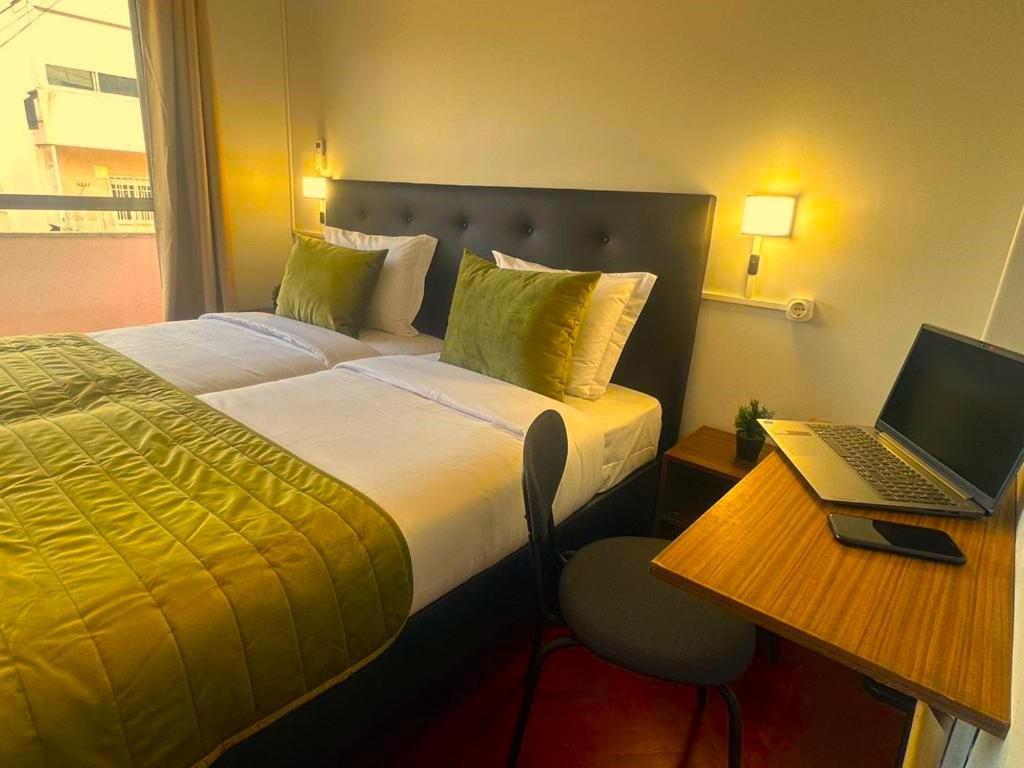Lisabonna Guest House Амадора Екстериор снимка