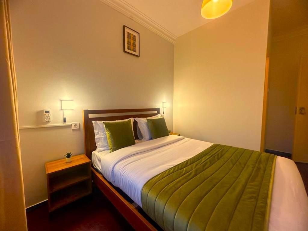 Lisabonna Guest House Амадора Екстериор снимка
